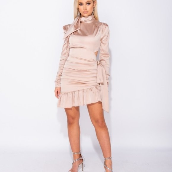 Women's Plus Size Houndstooth Blouse - Ruffle Hem High Neck Flare Top